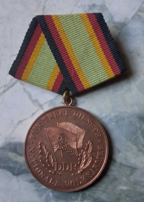 Falerystyka - brazowy Medal za Wierną Służbę, NVA, Stasi - Niemcy Wschodnie (70)