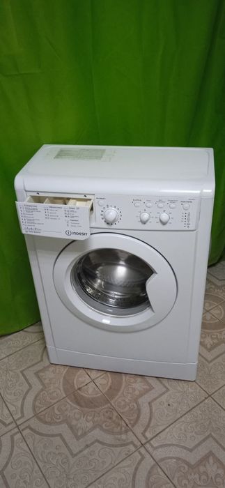 Пральна машина б/в Indesit 4 kg 800 об/хвил mod.iwuc40851