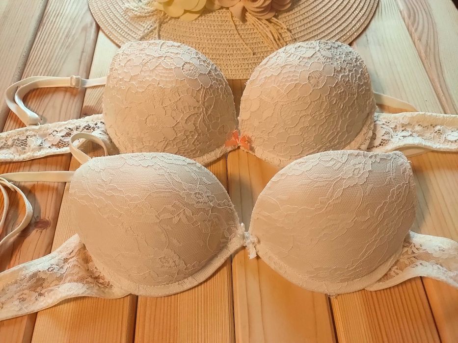 Бюстгальтер жіночий