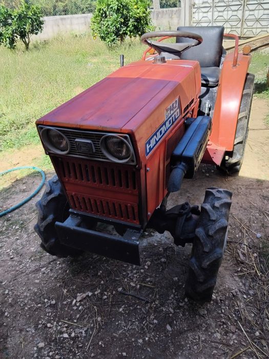 Trator Hinomoto  C142 usado