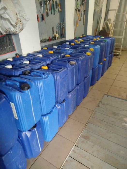 Каністри пластикові