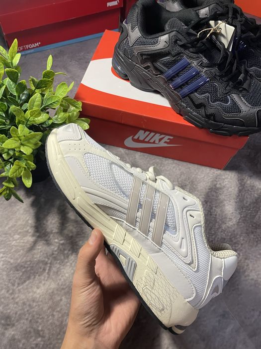 Кросівки adidas responce cl bad bunny