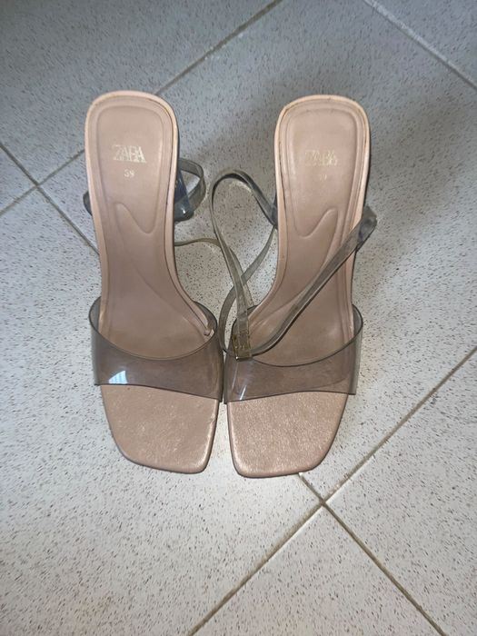 Sapatos altos transparente da Zara