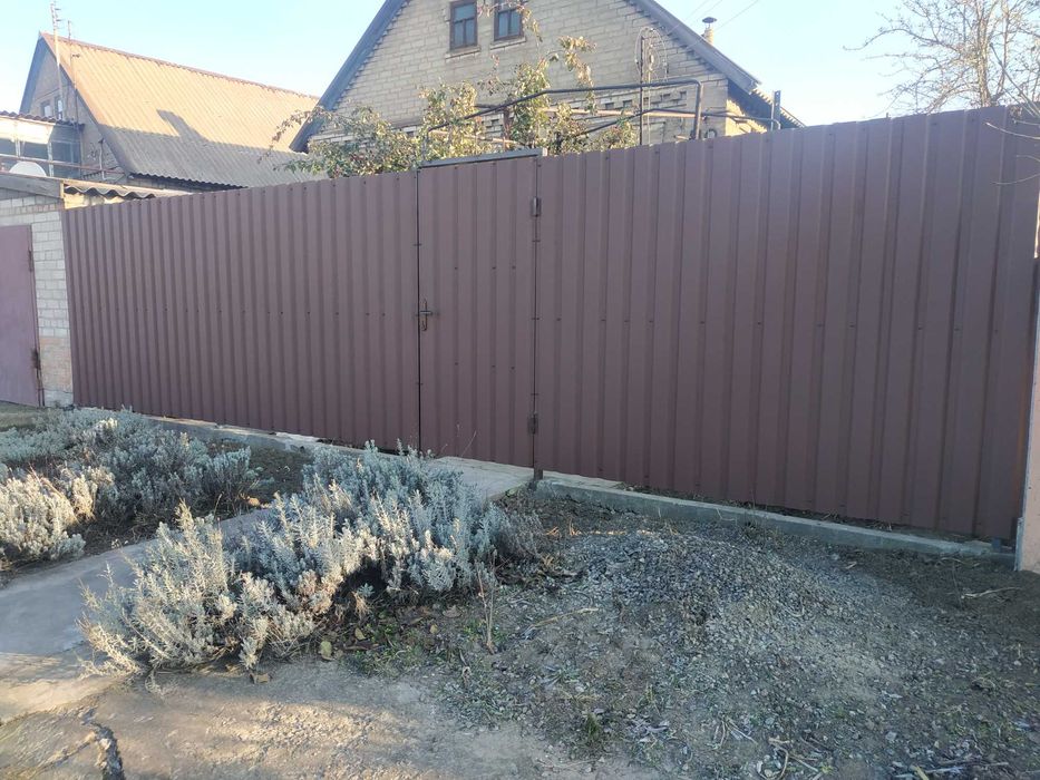 Установка и монтаж заборов - сетка рабица, профнастил, сварная сетка