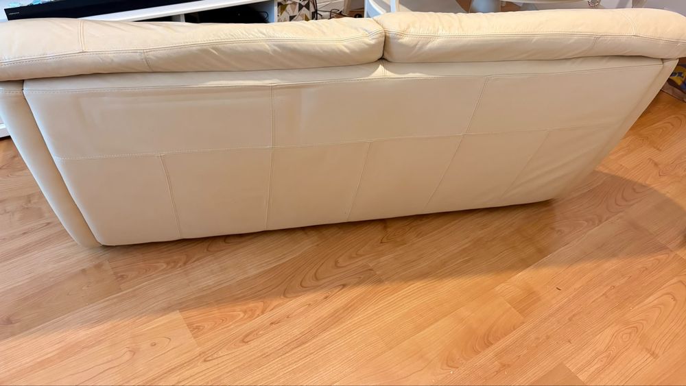 Sofa beje em pele 3 lugares Chateau d’ax