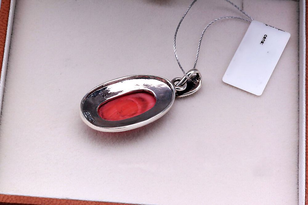 Srebrny wisiorek Staviori