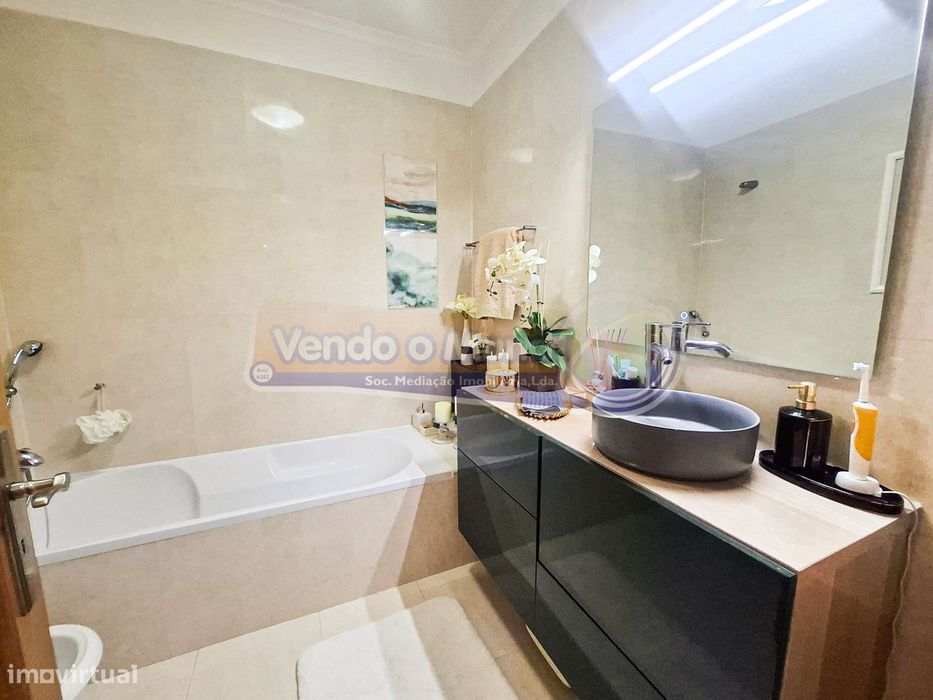 Apartamento T4 em Benavente (B659)