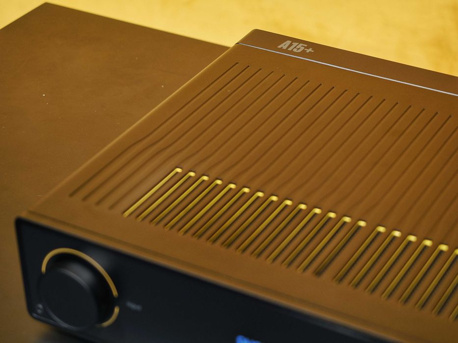Wzmacniacz zintegrowany z Bluetooth Arcam A15+ nowy 2 lata gwarancji