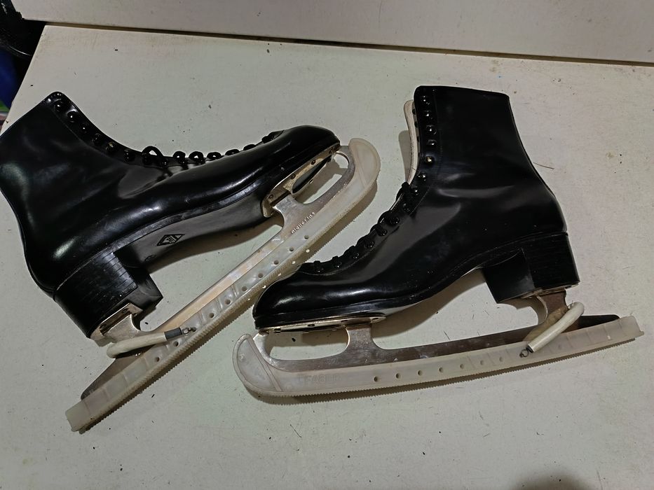 Łyżwy figurowe skóra rozmiar 45