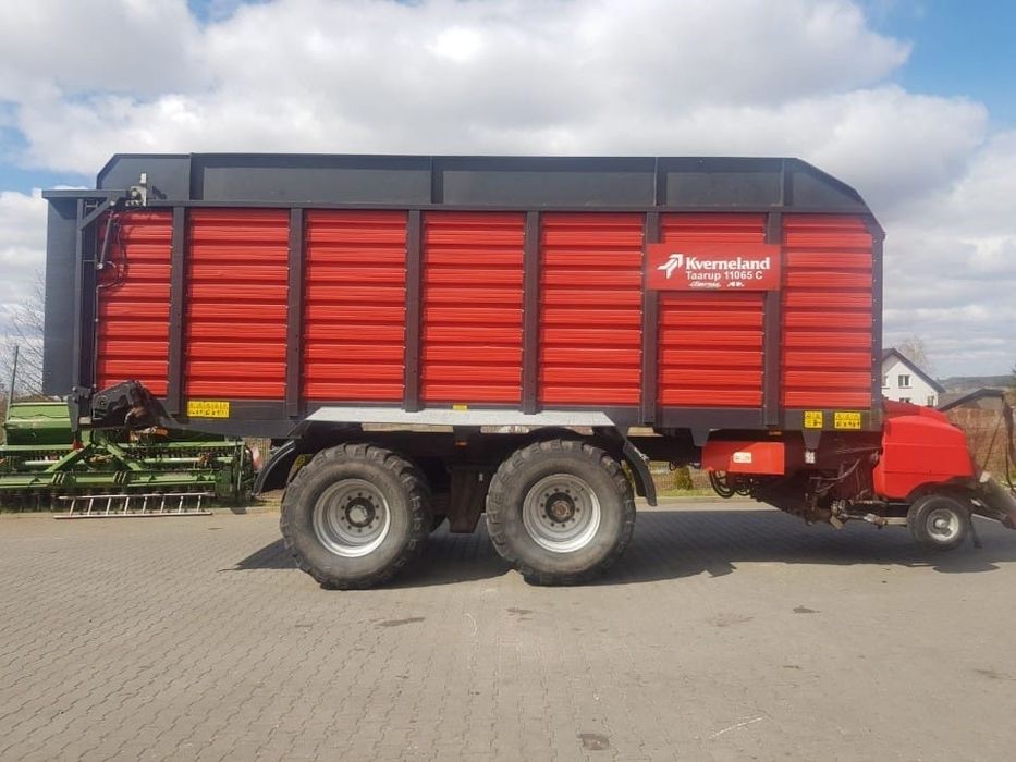 Sprzedam przyczepę samozbierającą