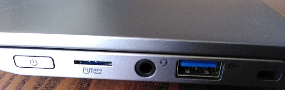 Portátil Clevo L141CU 14'' - 1 TB, 24GB RAM