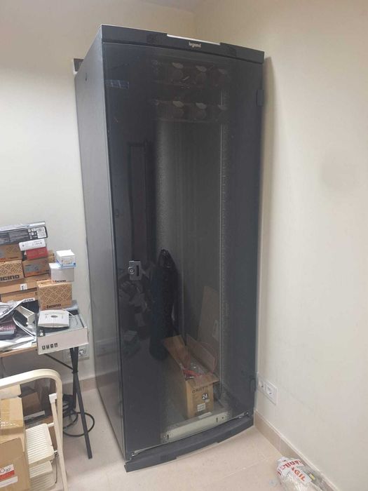 Armário Bastidor Legrand 19″ Porta Vidro Excelente Estado