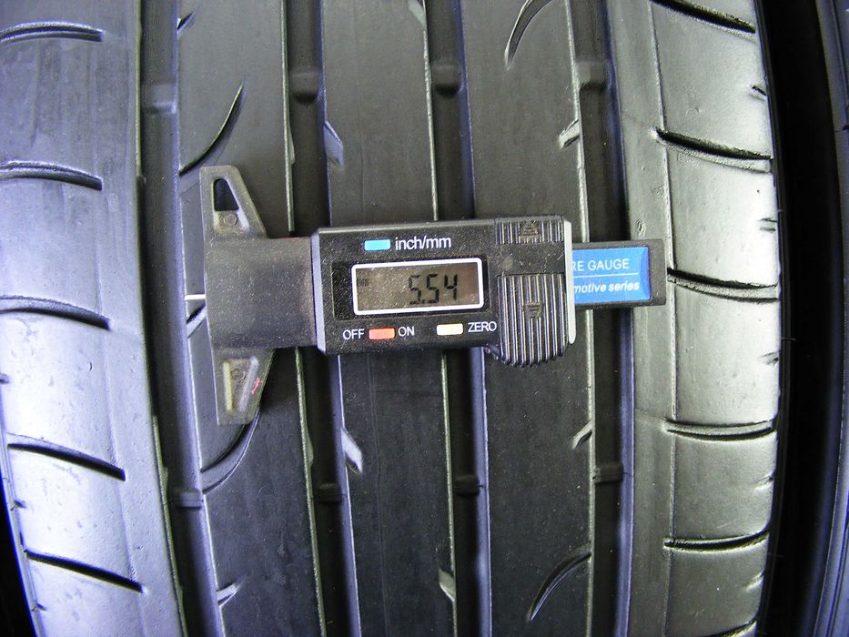 Літня гума 235/45/19 -4 шт.Bridgestone Dueler H/P.