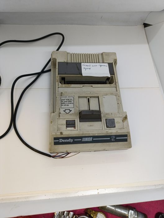 Игровая приставка Денди Юнион Dendy Junior на запчасти или под ремонт