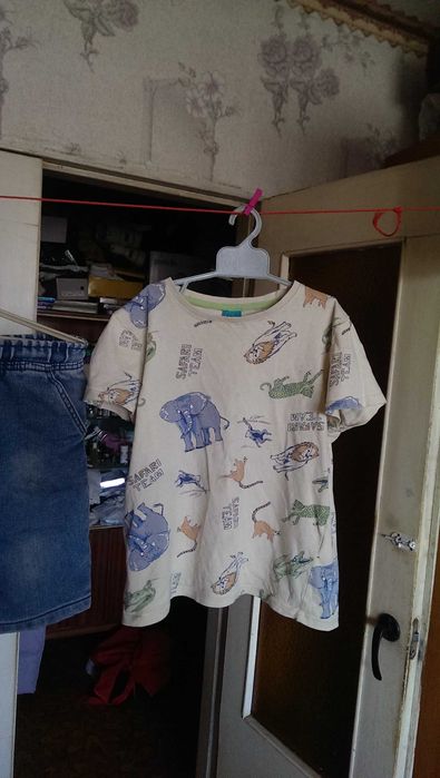 Джинсовые шорты Little Kids + футболка Little Kids 128 cm на мальчика