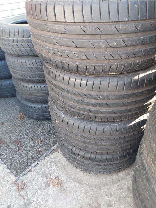 Продаються шини  235/45 R 17 . 97 Y.