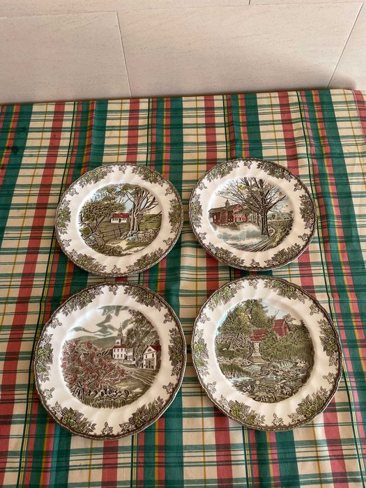 Conjunto de 8 pratos Johnson Brothers- Friendly Village