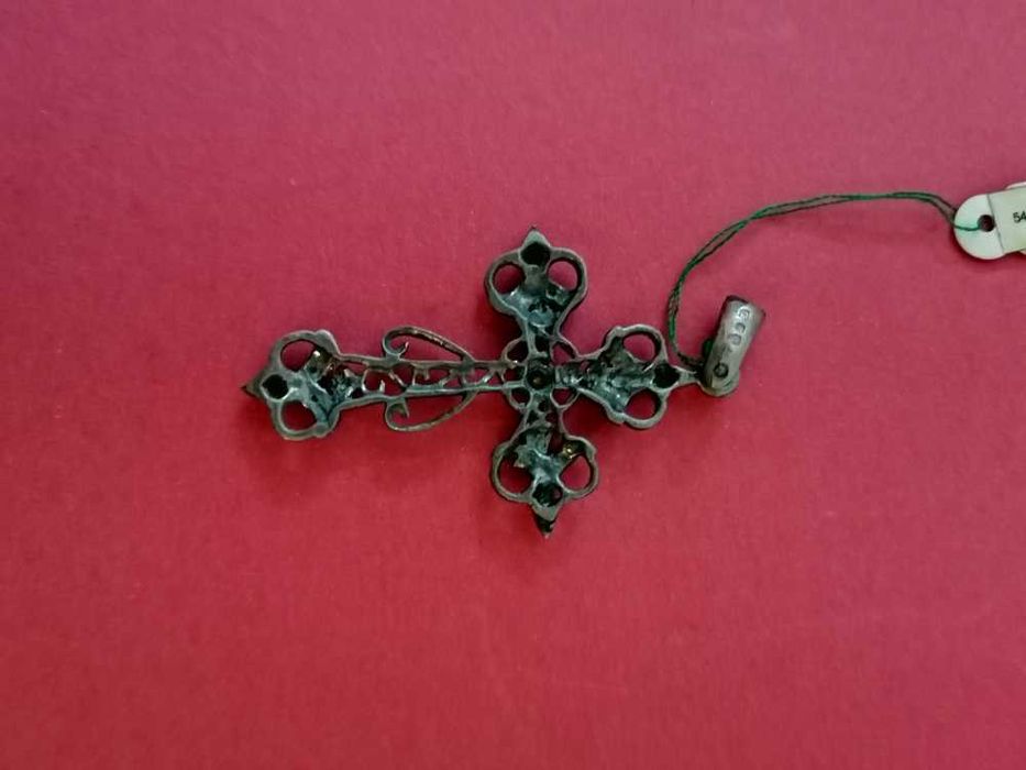 Pendente em ouro e prata, cruz com pedras
