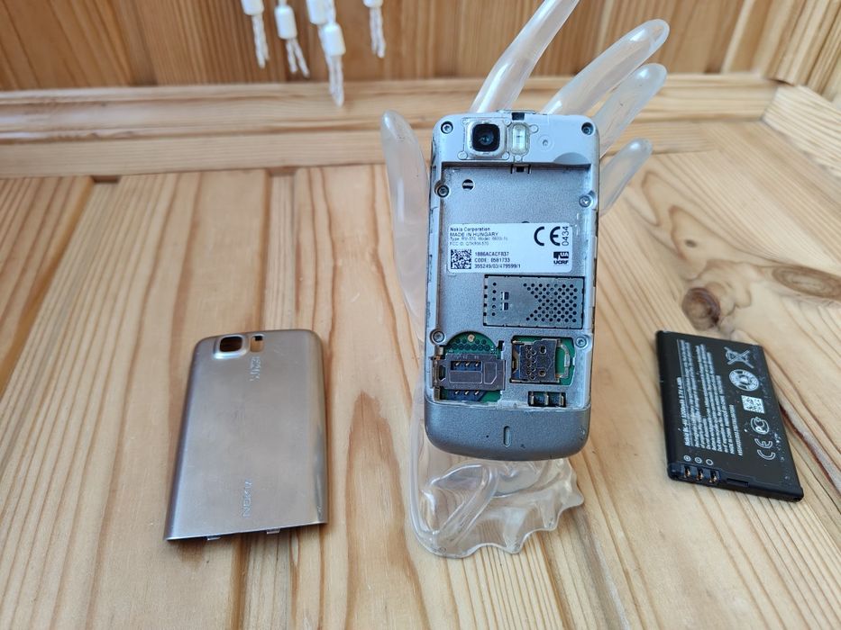 Nokia 6600i           .