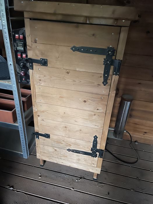 Drewniana Wędzarnia elektryczna na zrębki