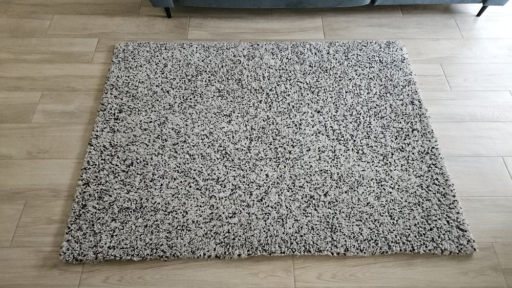 Dywan IKEA VINDUM 133x180 – gęsty melanż (beż, czarny, błękit) | Stan BDB