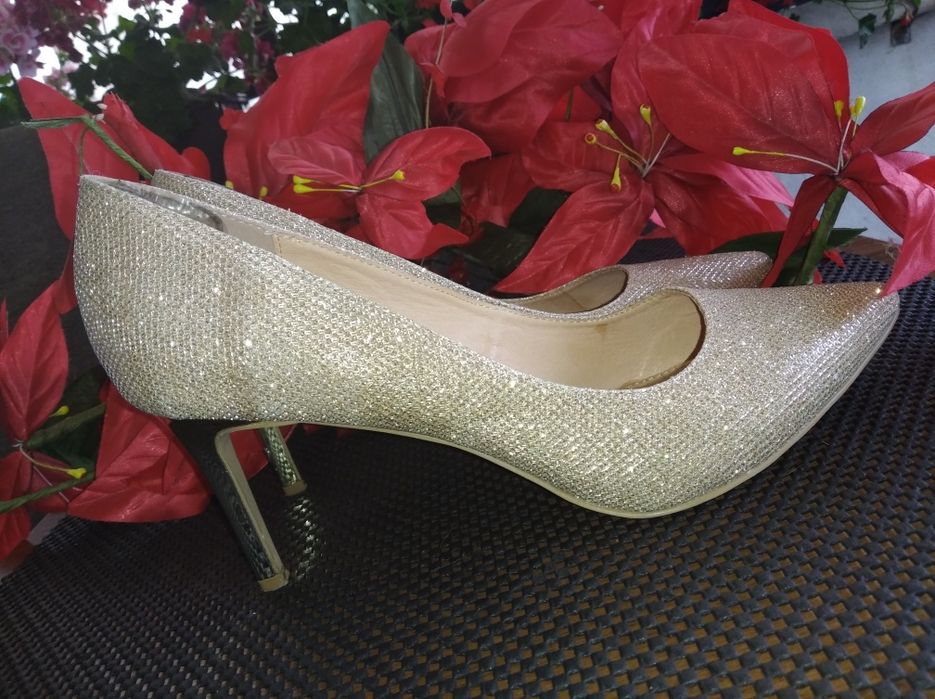 Czółenka Buffalo Gold jak nowe