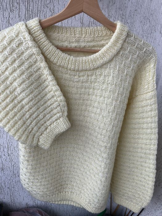 Ciepły i stylowy sweter