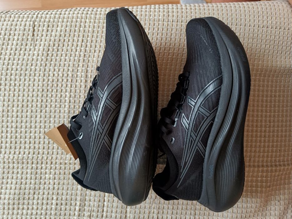 Asics Nimbus 27 rozmiar 45