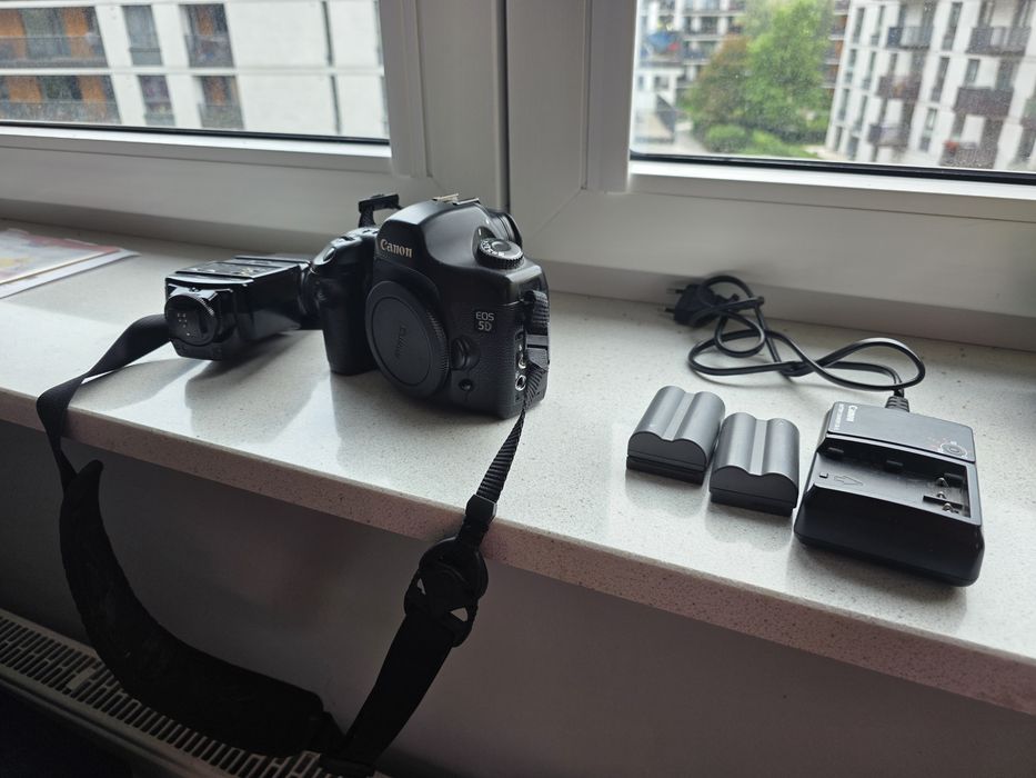 Canon Eos 5d mark I, w zestawie z lampa 420ex