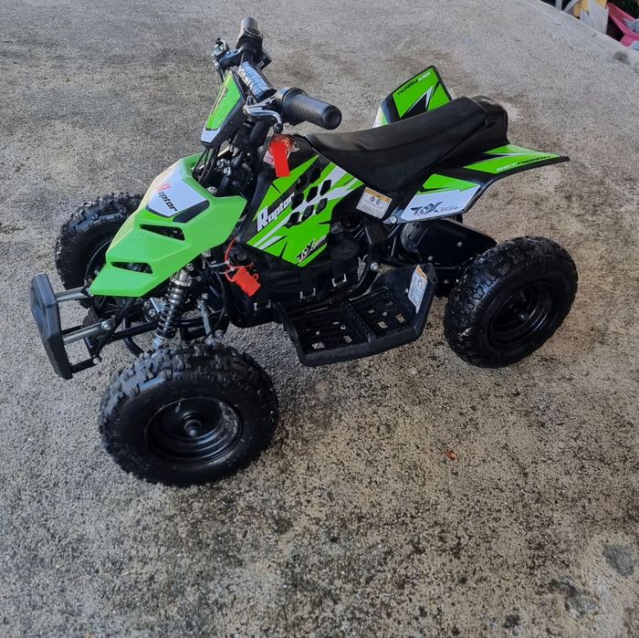 Moto quatro de criança