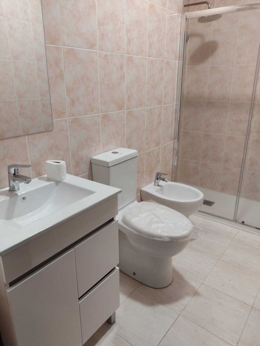 Arrenda-se Apartamento T2 - Centro S. João da Madeira