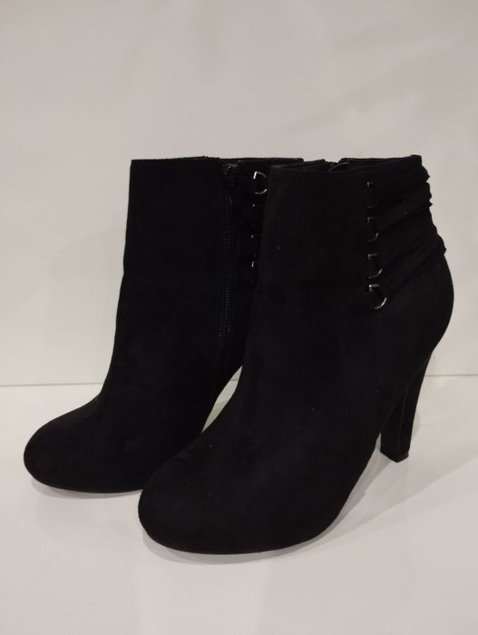 Botas Pretas Camurça Novas