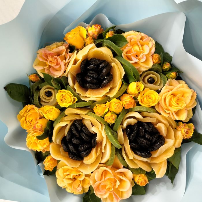 Їстівні букети. Букети з сухофруктів, ковбасок. Солодкі, солоні букети