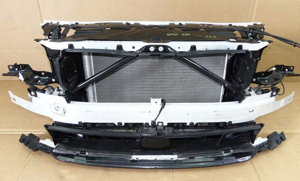 Панель передняя BMW 5 G30 G31 вентилятор разборка