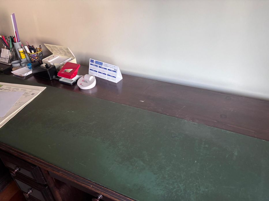 Escrivaninha (mesa escritorio)