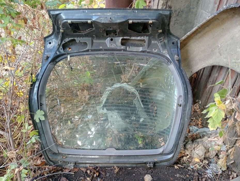 Кришка багажника ляда Ford Mondeo