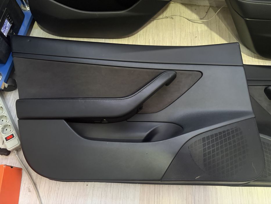 Продам карти дверні tesla model 3 2020