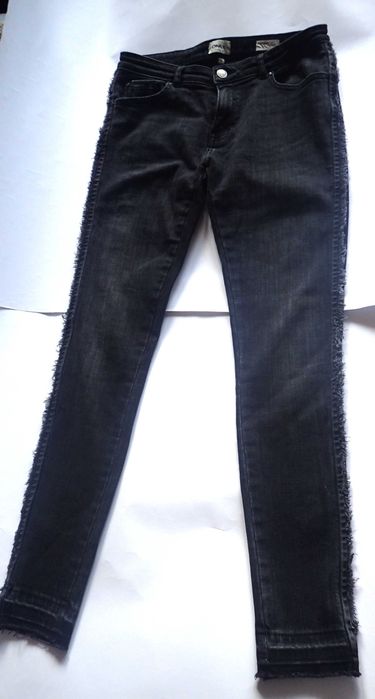 Jeansy Only Carmen Regular Skinny 29/34 strzępienia