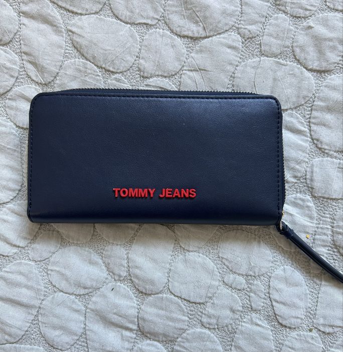 Duży, miekki, granatowy portfel Tommy Hilfiger