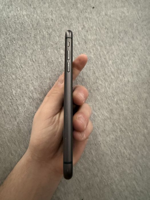 iphone 11 на 64 гб памʼяті