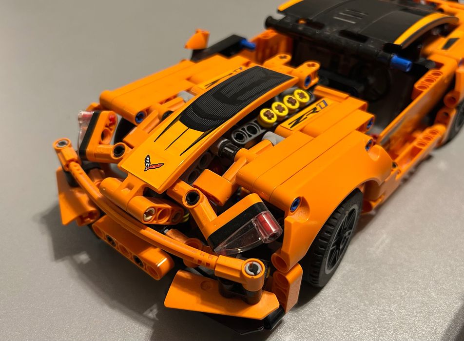 LEGO Technic McLaren Senna GTR + Corvette ZR1 – 2 modele