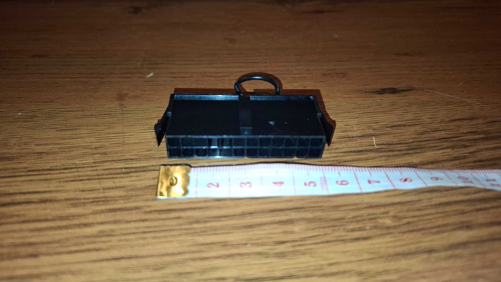 24-Pin Power Connector