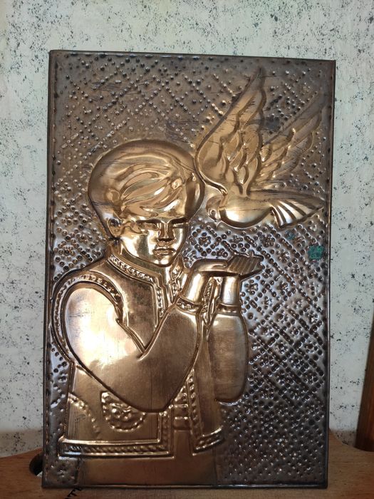 Рельєфне панно, чеканка "Голуб миру",18*28 см