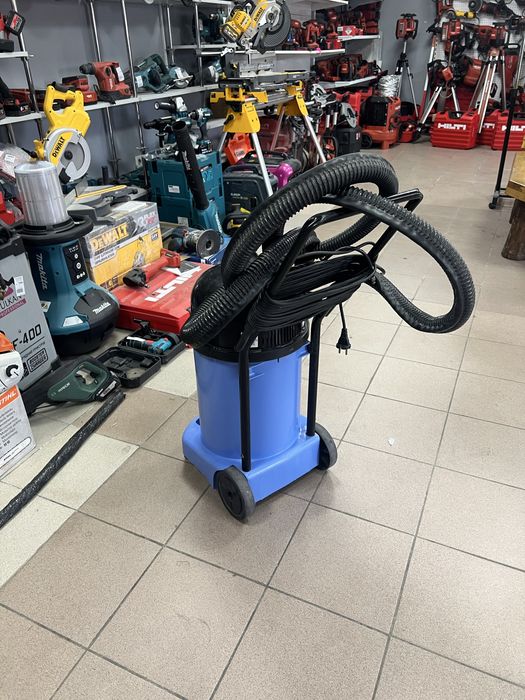 Порохотяг для сухого та вологого прибирання Numatic CT470