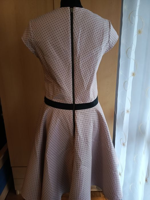 Elegancka Sukienka rozm.40 pudrowy róż jak nowa
