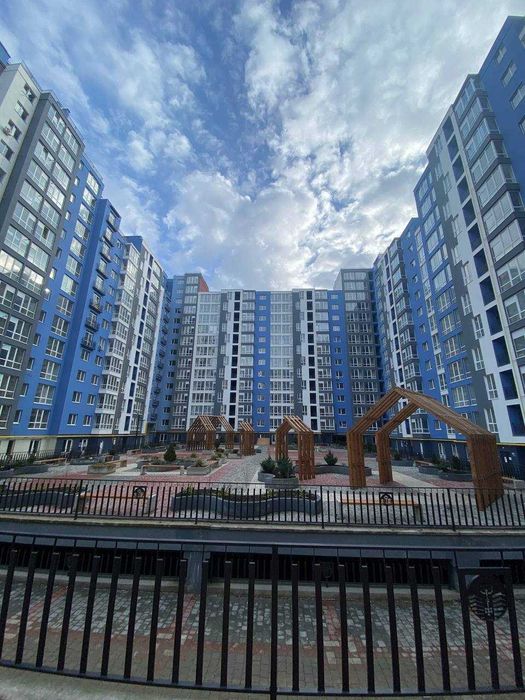 Продається 1-кімнатна  квартира в Центрі.