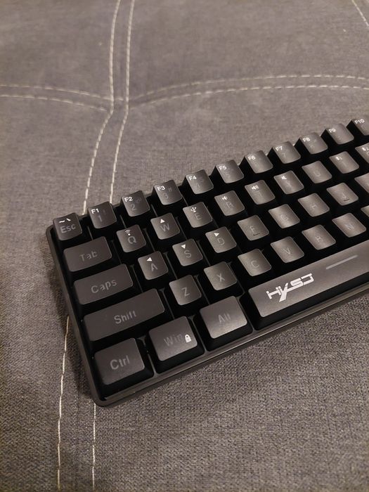 61-Key RGB Keyboard64750735353346124