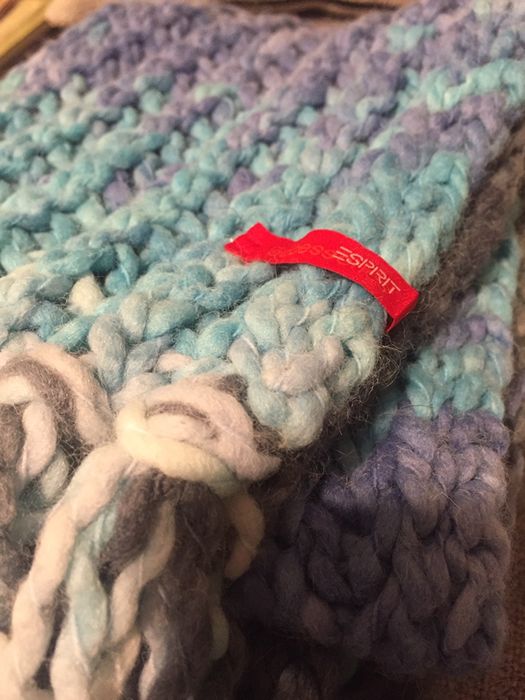 Komplet czapka i szal Esprit