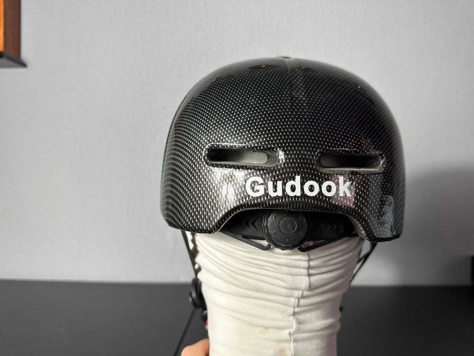 Kask rowerowy Gudook w stylu czapki baseballowej