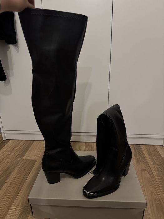 Buty muszkieterki na obcasie